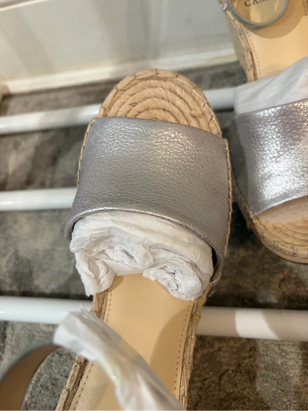 New ✨ Vince Camuto Women's Leera espadrille wedge sandals in silver size 10 - Picture 3 of 8